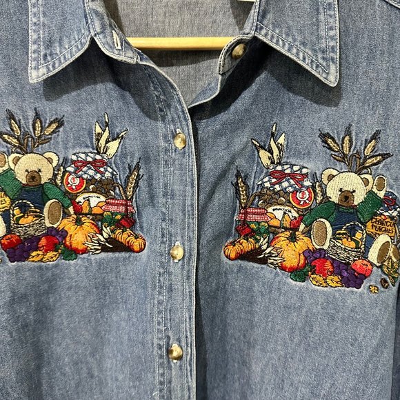 Vintage Holiday Embroidered Patch Denim Chambray Oversized Button Shirt Bear XL - Picture 2 of 7